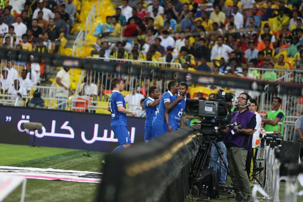 Alhilal_FC's tweet photo. سلمان الفرج يسجل هدف التعادل للهلال تصوير @abofahad053 http://t.co/r6bzCiE431
