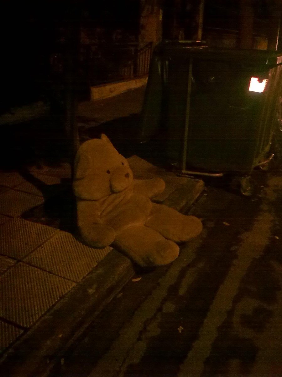 fishakis's tweet image. Άλλος ένας ανώνυμος άστεγος