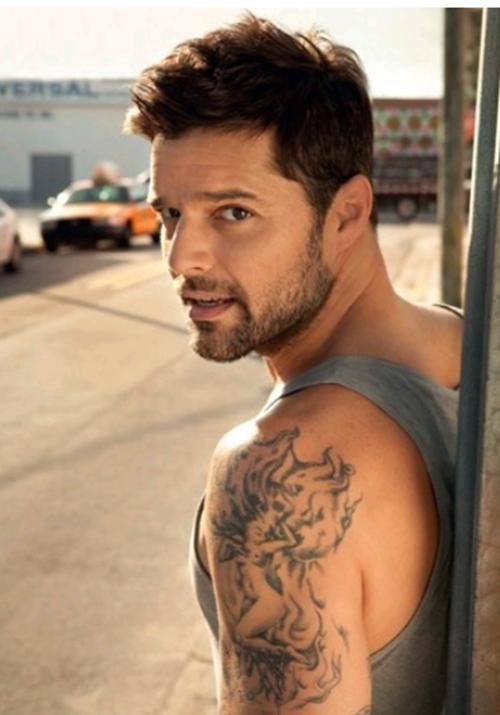 UnDíaComoHoy: nació el cantante <a href="/ricky_martin/">Ricky Martin</a>  Felicidades Ricky! y felices fiestas!😘
