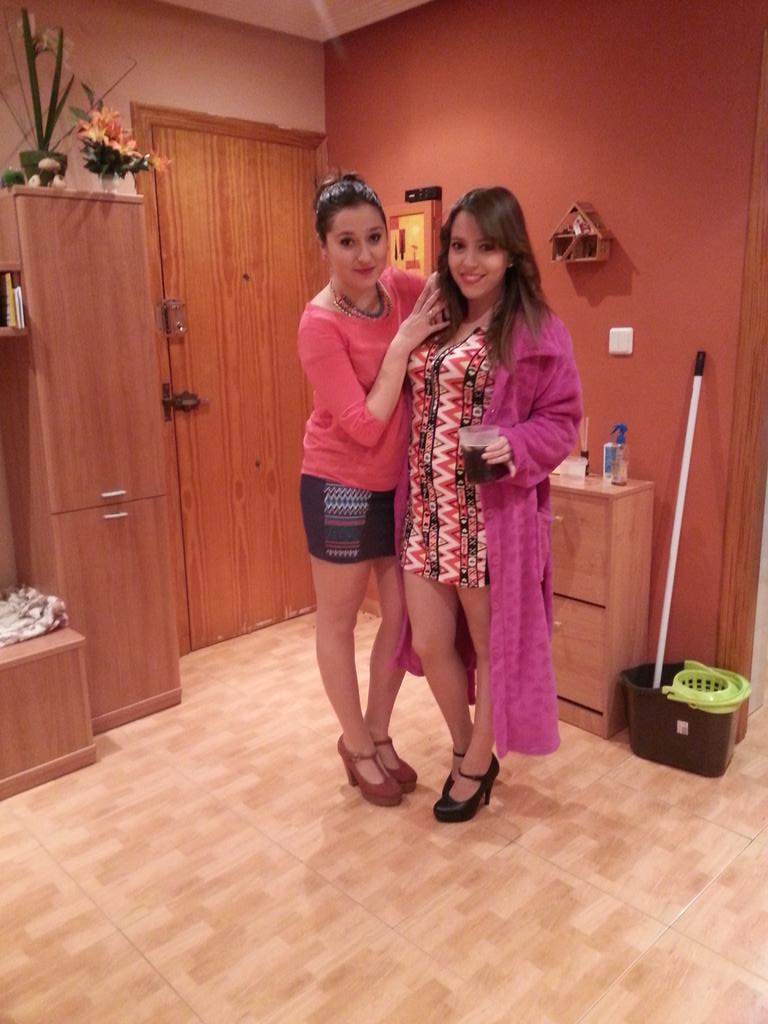mariangemp's tweet photo. Porque me rodeo de lo bueno, de LORENAS.. gracias por estar ahi. @lorenanr90 @lorenacarrilera http://t.co/ITwAdru7vq