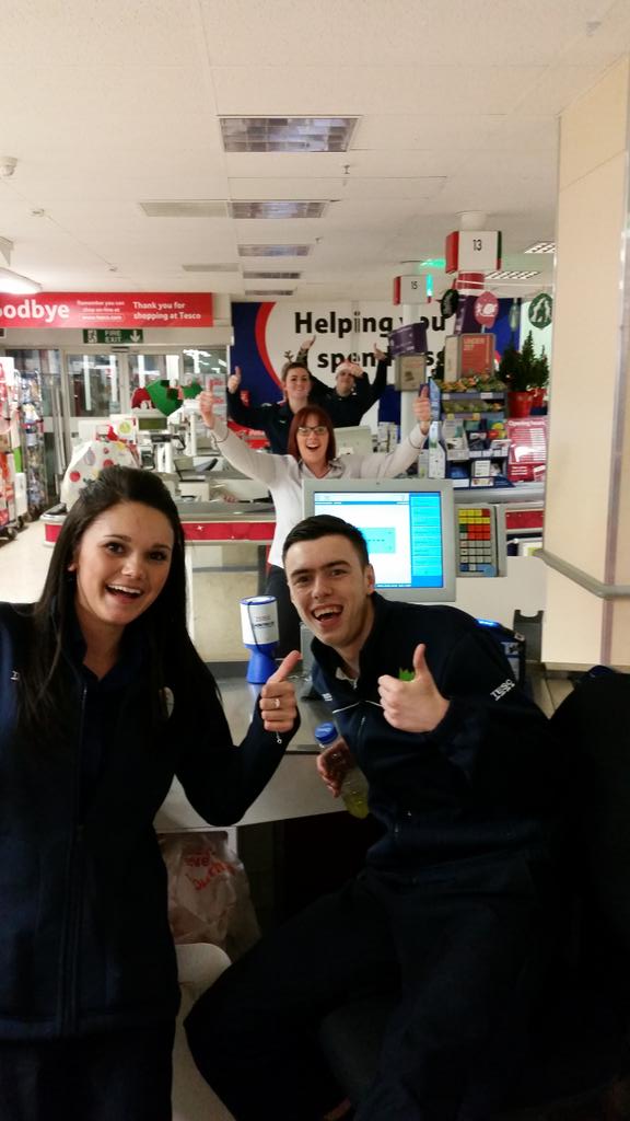 andyjslade's tweet photo. @21341Tesco @gablar_brooksy @alexck01 checkouts getting on Xmas spirit http://t.co/VVttNlrqvG