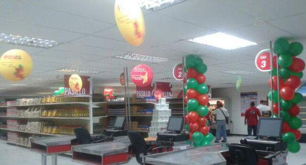 VpAlimentaria's tweet photo. Inauguran Pdval en Cabimas con capacidad para atender a 600 familias diarias http://t.co/y5utYQJuXO http://t.co/xSOzaXhgCN