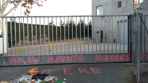 Elenacolora's tweet photo. "@CntMadridRio: El 9º día de huelga en Madrid Río de nuevo un éxito. ¡Vamos a ganar! @madridriolucha #MadridRio http://t.co/sRoBXNr1cb"