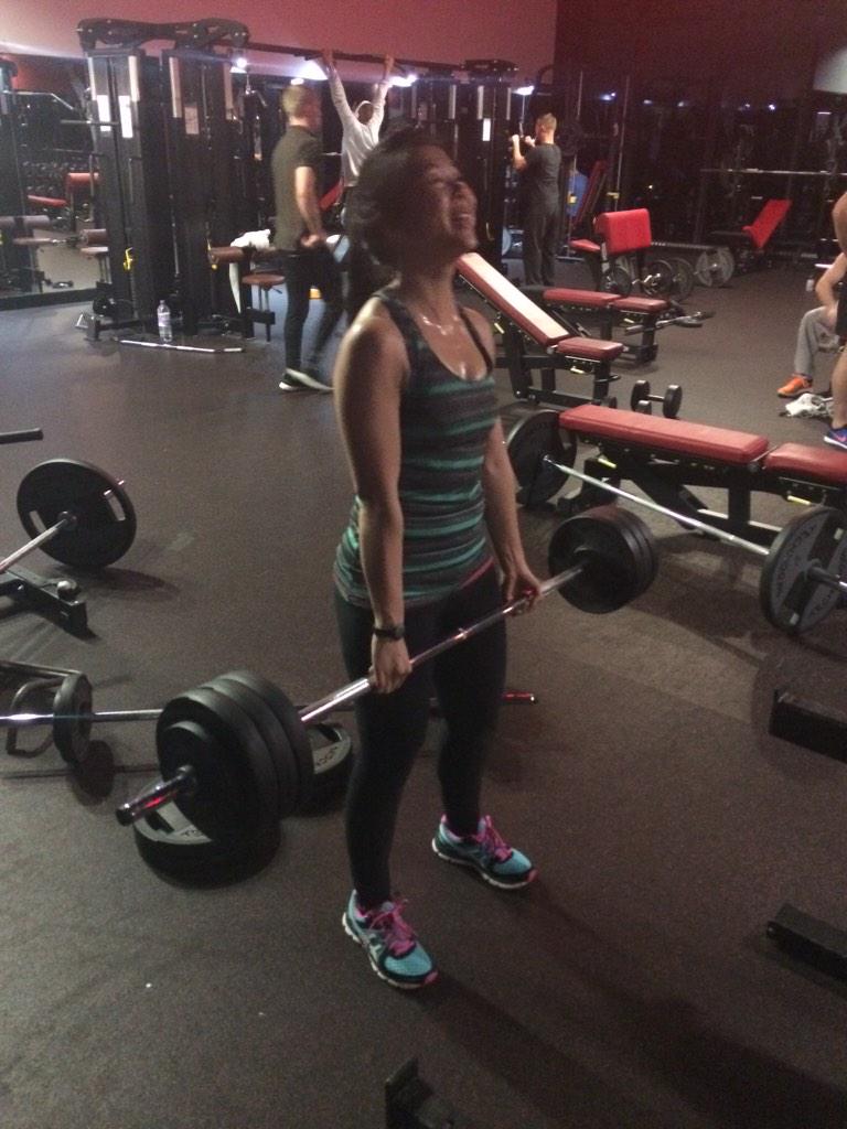 So while everyone else is stuffing their faces <a href="/kk08lam/">Kiki Lam 林潔樺</a> nailing the weights!#GirlsWhoLift
