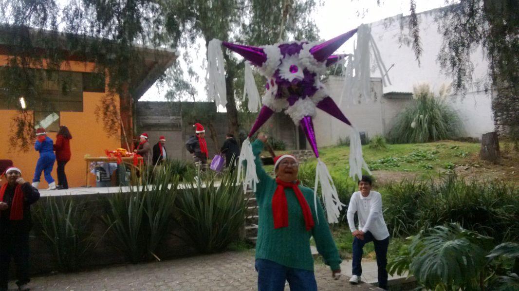 RocioBarcenaM's tweet photo. #EscuelasdeMayores fortaleciendo tradiciones durante #Posadas2014 #CapitalSocial @rosaicela_CDMX @DesSocial_CDMX http://t.co/4r4tCCN6ez