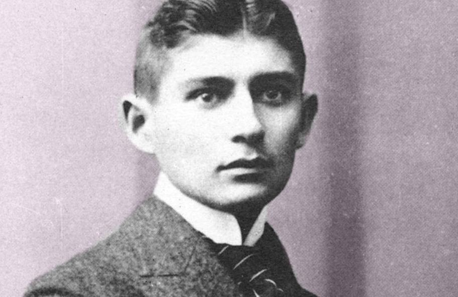 "Ölümün olduğu bu dünyada, hiçbir şey çok da ciddi değildir aslında." 

Franz Kafka