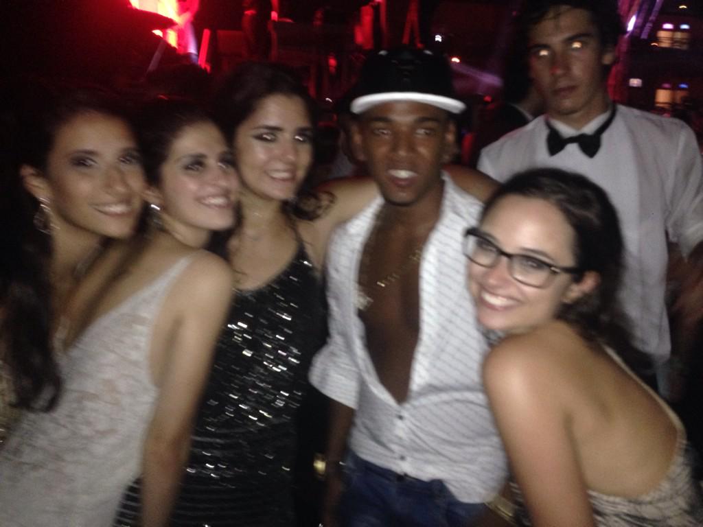 vvsmendes's tweet photo. kkkk olha qm eu achei la http://t.co/anHBrpXszT