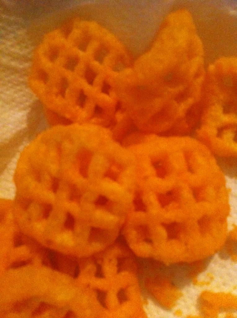 TheNephew1's tweet photo. Ham-kaas chips doet me denken aan 13 jaar geleden chips kopen in de voetbal kantine 😆 http://t.co/fbPCZfk4aZ