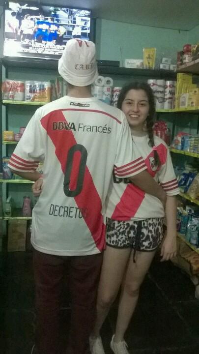 lucasg91's tweet photo. Prefiero ser clásico de Vélez a esta altura. 0 dignidad. http://t.co/aoBtm0avwb