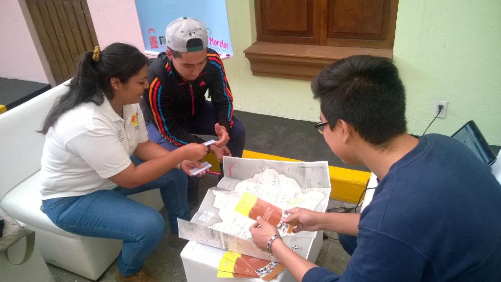 ManriquezTours's tweet photo. La ASOAT presentes en Operativo Vacacional Invierno 2014. @MorelosEs cercano a sus visitantes! http://t.co/YjPAsDZy0S