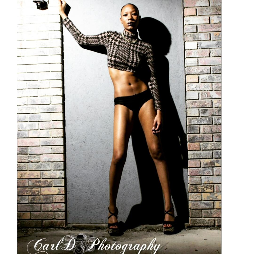 Taja_Monee's tweet photo. #BLACKLIVESMATTER #BLACKDREAMSMATTER Model : @Taja_Monee Photo by @CarlDevose @tyrabanks #Ihavewhatittakes http://t.co/1LibX4ILd7