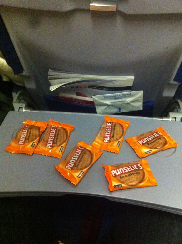 What happens if you tell the crew you like their cookies #klm #goodservice