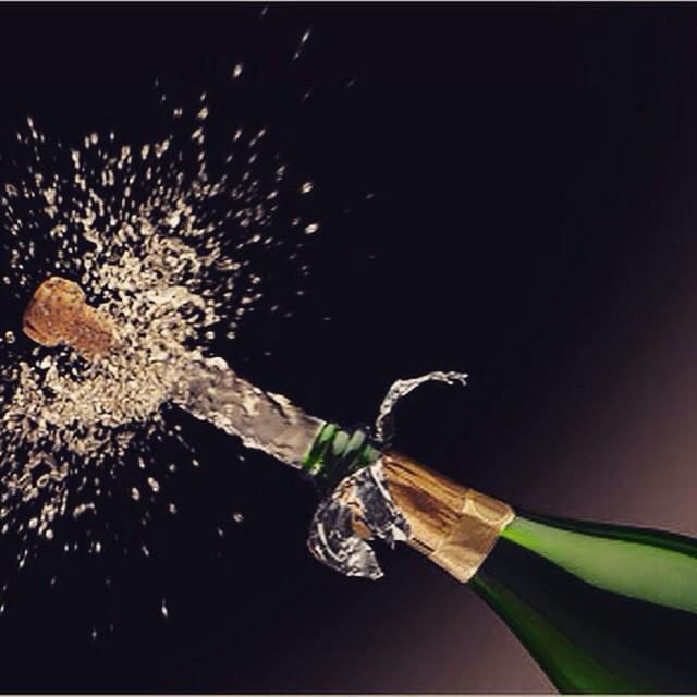 UtopiaMke's tweet photo. Champagne toast at midnight for everyone in attendance! @UtopiaMke @UglysMKE  #NYE2015 #NYEMKE http://t.co/2Dc5COhY17