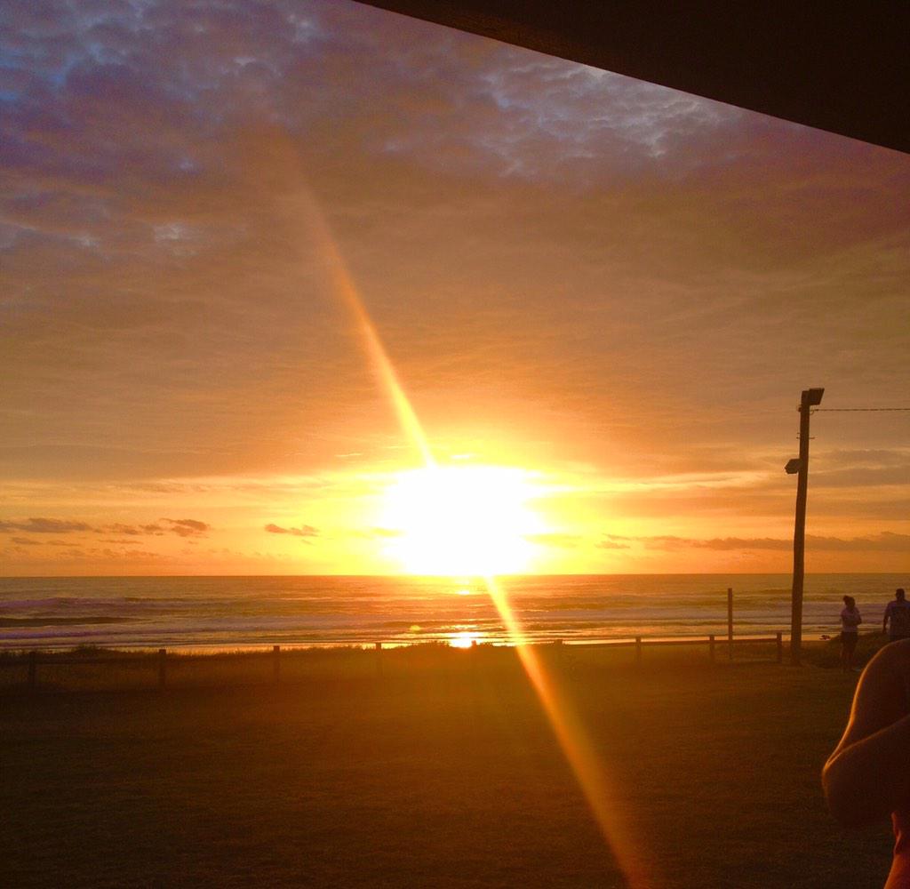 MsHannahSaul's tweet photo. Morning Bliss 🌅🙏 http://t.co/frnddw7hlP