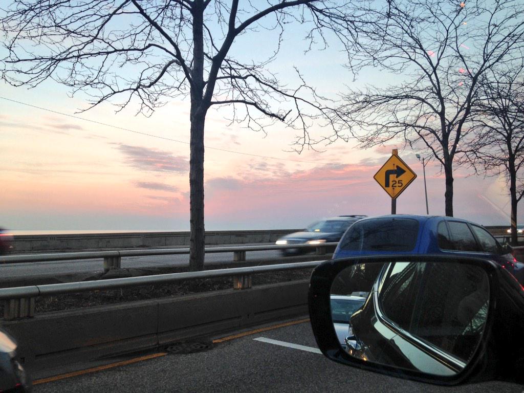 jennaduddleston's tweet photo. One day before Christmas Eve and its 48 degree and the sky looks beautiful! #thisisnotchicago http://t.co/RsUjYiemk9