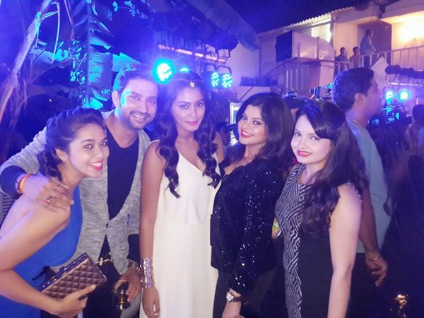 CelebBuzzIndia's tweet photo. Some more pics from @TellyCalendar12 launch party! @SnehaWaghFC @RafiMalik305 @SVishal786 @Giaa_Manek @SANAKHAN_93 http://t.co/qQNLNUnt0m