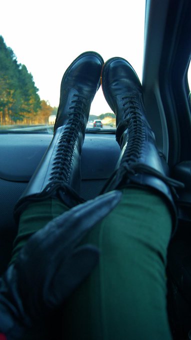 Today's outfit is... visiting The Top of Europe #bootfetish #leather #gloves #DocMartens http://t.co<a href="/tag/leather"class="tags"><span>#leather</span></a><a href="/tag/gloves"class="tags"><span>#gloves</span></a><a href="/tag/bootfetish"class="tags"><span>#bootfetish</span></a><a href="/tag/docmartens"class="tags"><span>#docmartens</span></a>