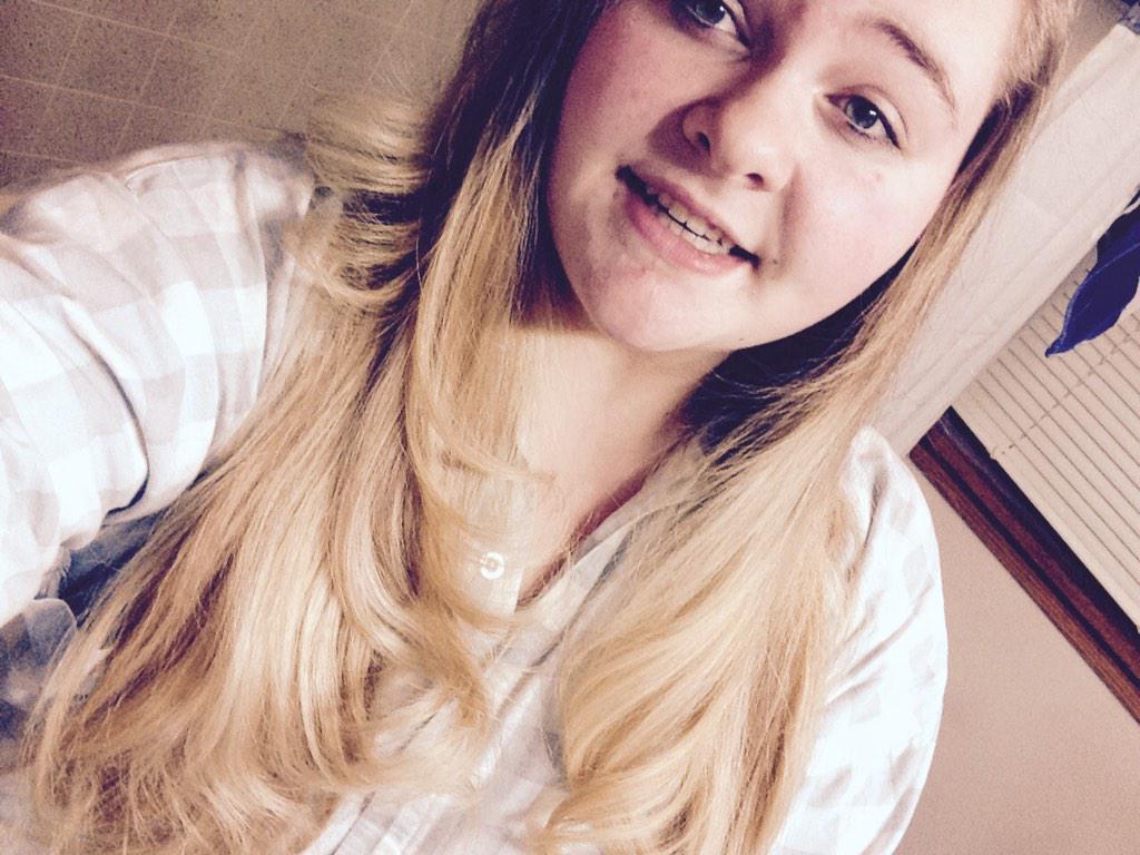 birchemsarah23's tweet photo. Got my braces off yay http://t.co/OBN5nRjsDj