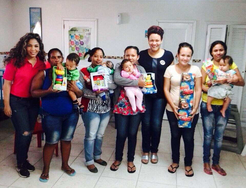 RadioTiempo961's tweet photo. Llevando un poco de alegría a nuestros niños en esta Navidad @hospitalniñojesus @RadioTiempo961 http://t.co/Kt2aVHzQn5