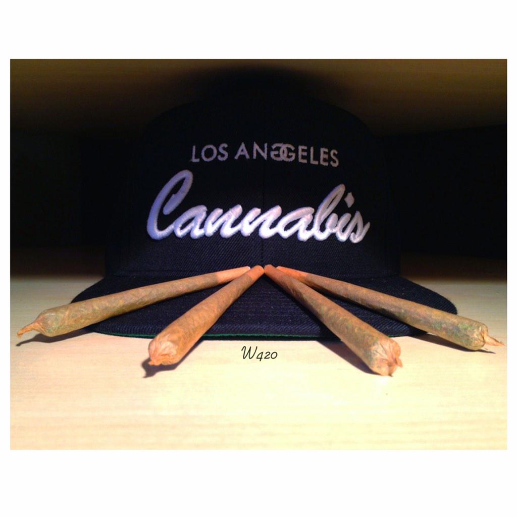 weedstagram420's tweet photo. Joint life 👌 http://t.co/mF2sBSBiHK