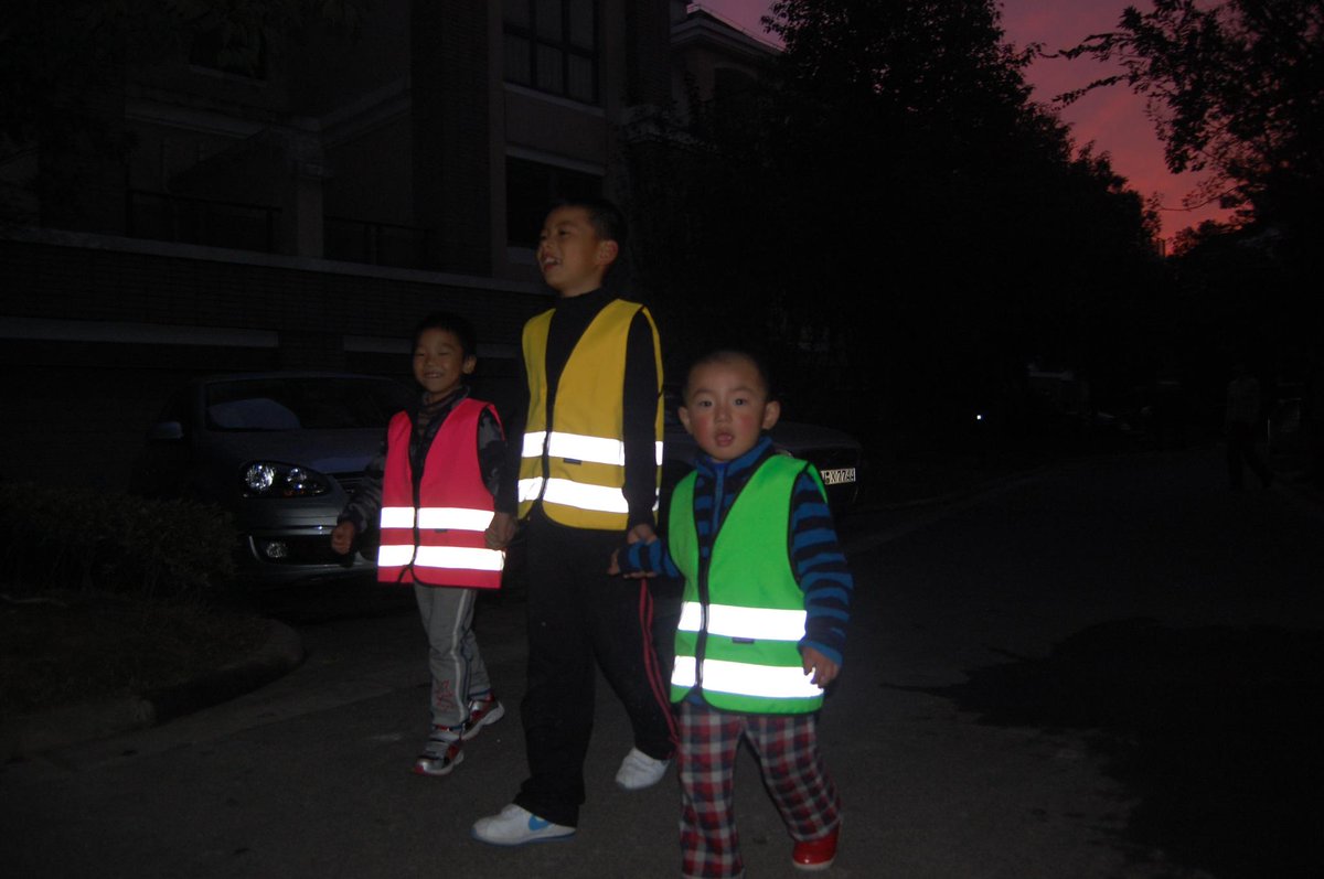 makeUvisible's tweet image. Pink, Green, Yellow and Orange safety vests for our Kids, they don't like wear a safety vest like workers!