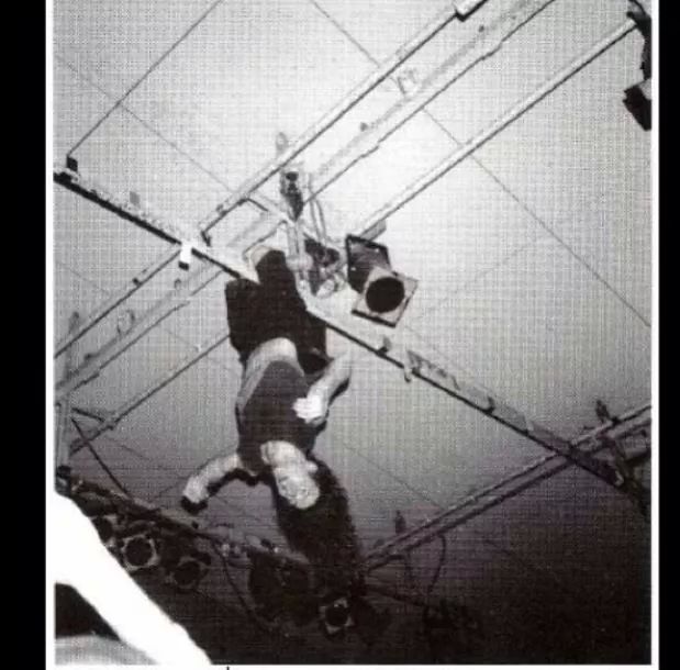 Dooobies's tweet photo. #Ev50
#HappyBirthdayEddieVedder http://t.co/30HpVeX9X7