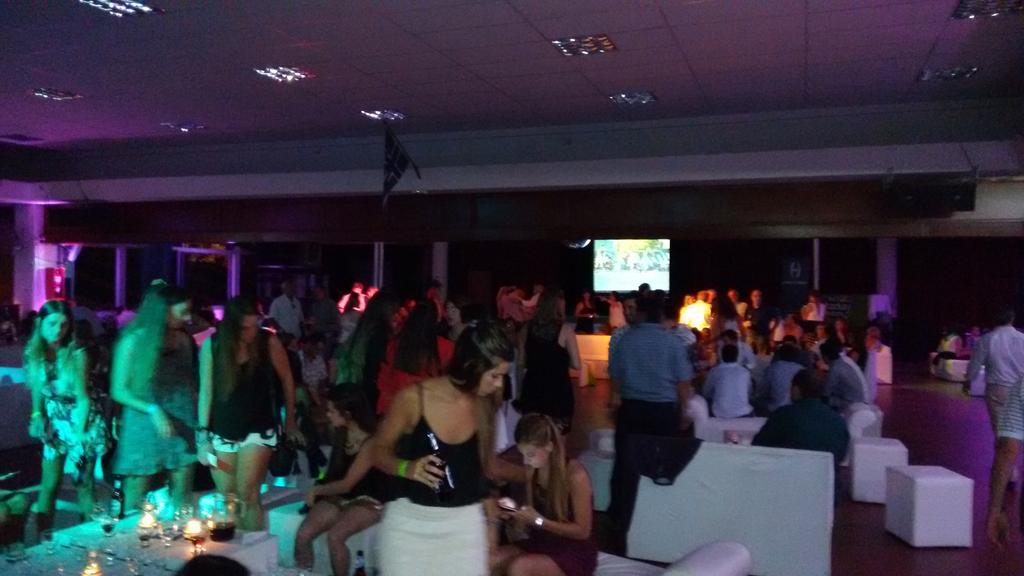 sanferhockey's tweet photo. Excelente fiesta de fin de año, muchas gracias a las chicas que organizaron por tanta dedicación #qlsdsf http://t.co/jR8qSLM00w