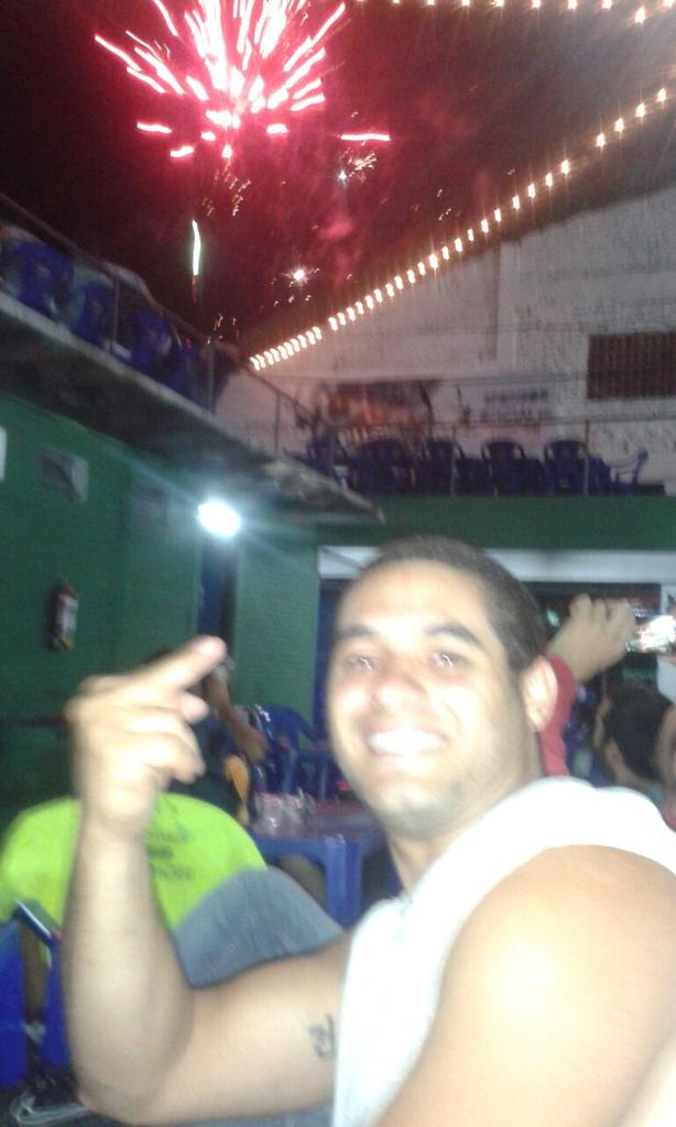 Techotubbies's tweet photo. Muy buen año de fútbol! #cierretubbies #Chau2014 #chaugerar #chaufoco #chaunegro #transganadodepijas http://t.co/FsjG9Qy8Zr