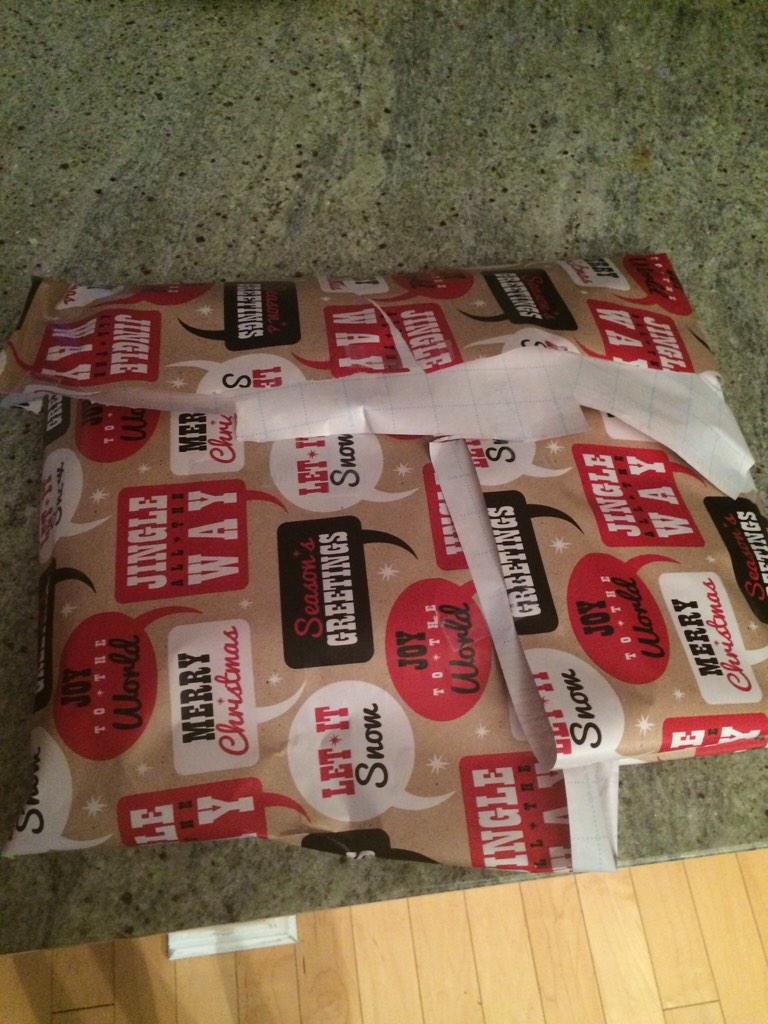 David_W_Hatt's tweet photo. Thought that counts right? I got no skills y'all! #wrappingishard http://t.co/XDbmwS2eGC