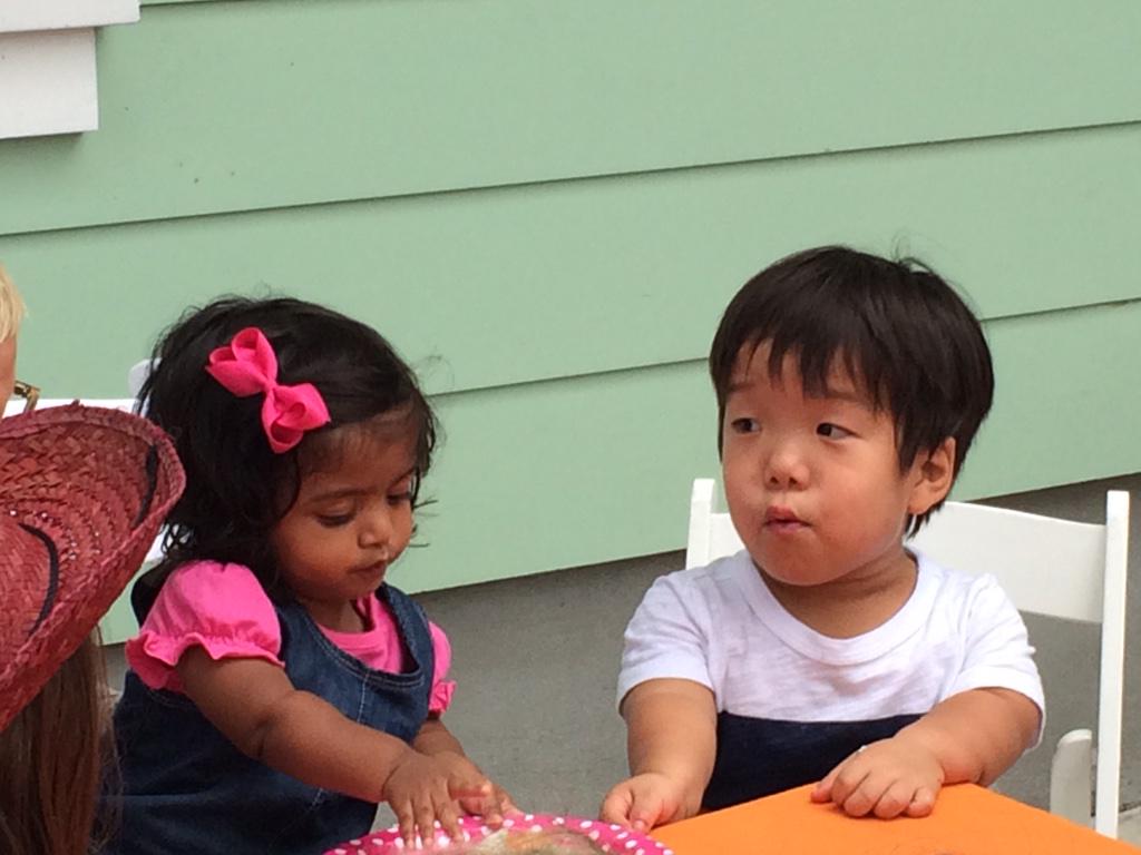 JenArnoldMD's tweet image. #siblingfun #littlecouple