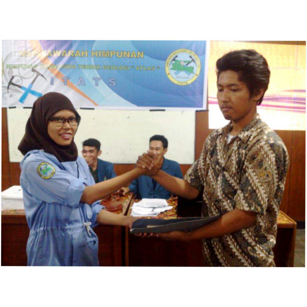 SERTIJAB oleh Rucha selaku Ketua Himpunan periode 2013-2014 kepada Panji Selaku Ketua Himpunan periode 2014-2015