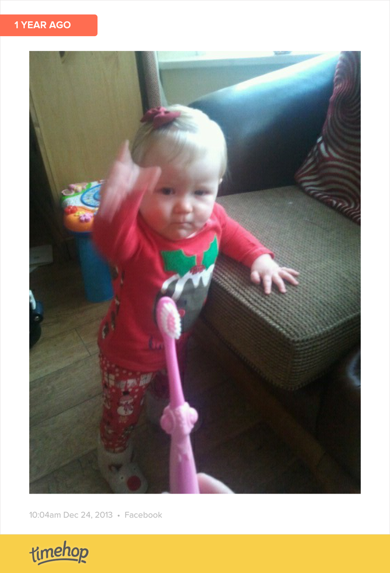 janiemc86's tweet photo. Aww my Christmas pudding x x x http://t.co/0AijIQwG3z http://t.co/3LwyTyRVqD