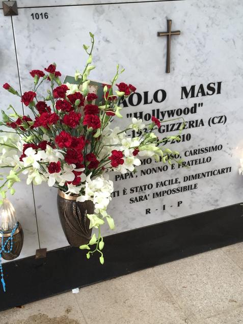 Elia_Santoro's tweet photo. Spent some time with Dad today. A week doesn't go past without his fresh orchids. Buon Natale Papa #withmeinspirit ❤️ http://t.co/9RQIjhkF7s
