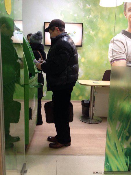 Merdok89's tweet image. Люди, ну что за паника вокруг Сбербанка? Все работает, деньги выдаются,  очередей у банкоматов нет.