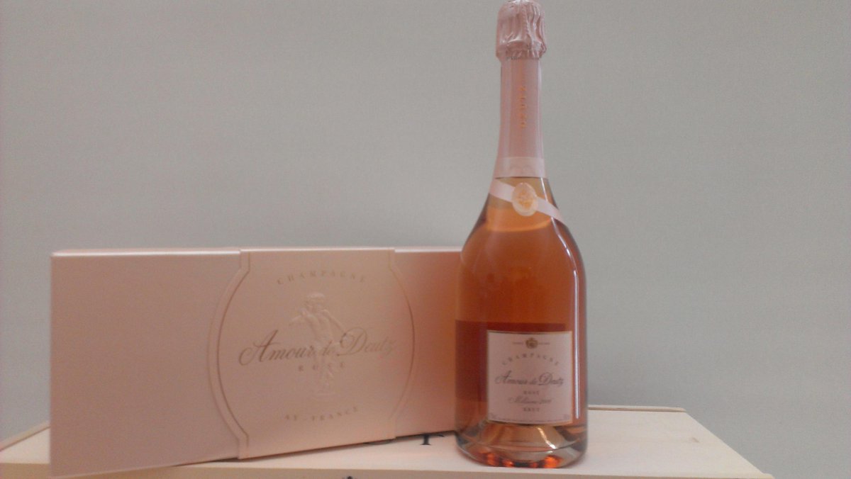 artisanwinz's tweet photo. Champagne Deutz Armour de Deutz Brut Rose 2006.... Super Prestige Cuvee due in to Australia in 2015 http://t.co/IyhBNz4rYB