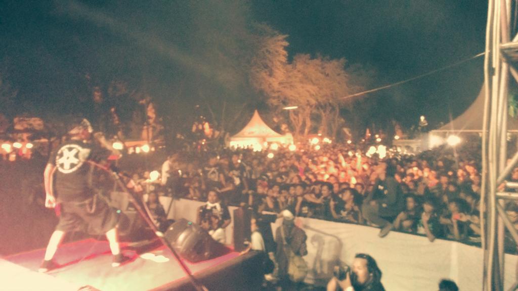 79Rattle's tweet photo. Rockin Padang 2 #Seringai http://t.co/DcUbg0gzMl