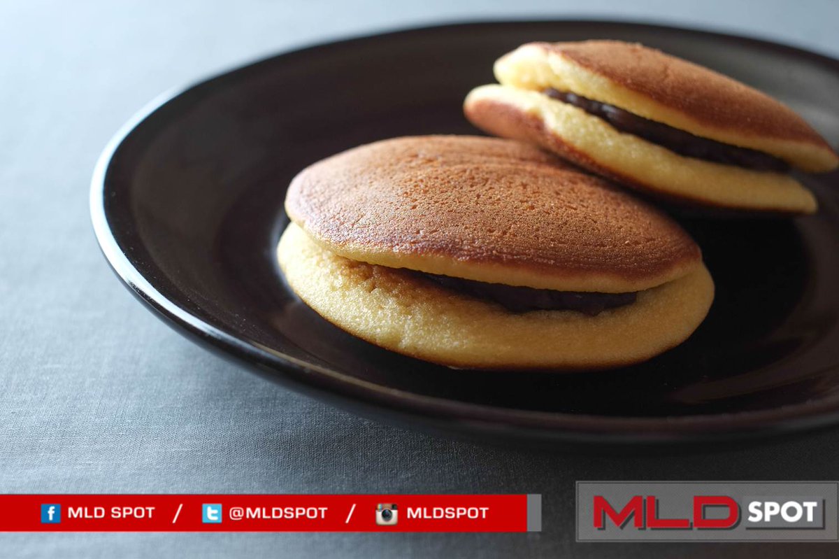 Dhendhot's tweet photo. Dorayaki "@MLDSPOT: Nostalgia dulu Bro! Masih inget nama kue ini ga? Dari film kartun masa kecil nih. #MLDScene http://t.co/2f0xp4kFhR"