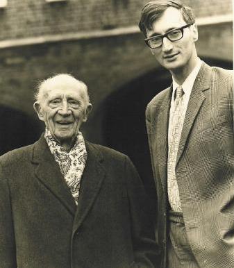 eastacton's tweet photo. Acton's first MP Sir Harry Brittain (1918-29) was born on Xmas Eve 1873. At age 99 with then GLC Cllr George Young: http://t.co/r5DKNpmhrJ