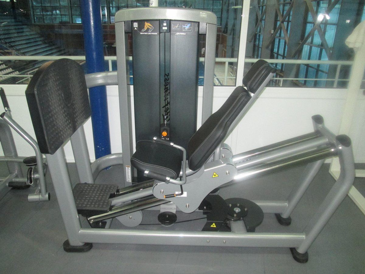 SRCTasmajdan's tweet photo. Nove Life Fitness sprave su stigle u teretanu SRC Tašmajdan. http://t.co/y63GQNrAD7
