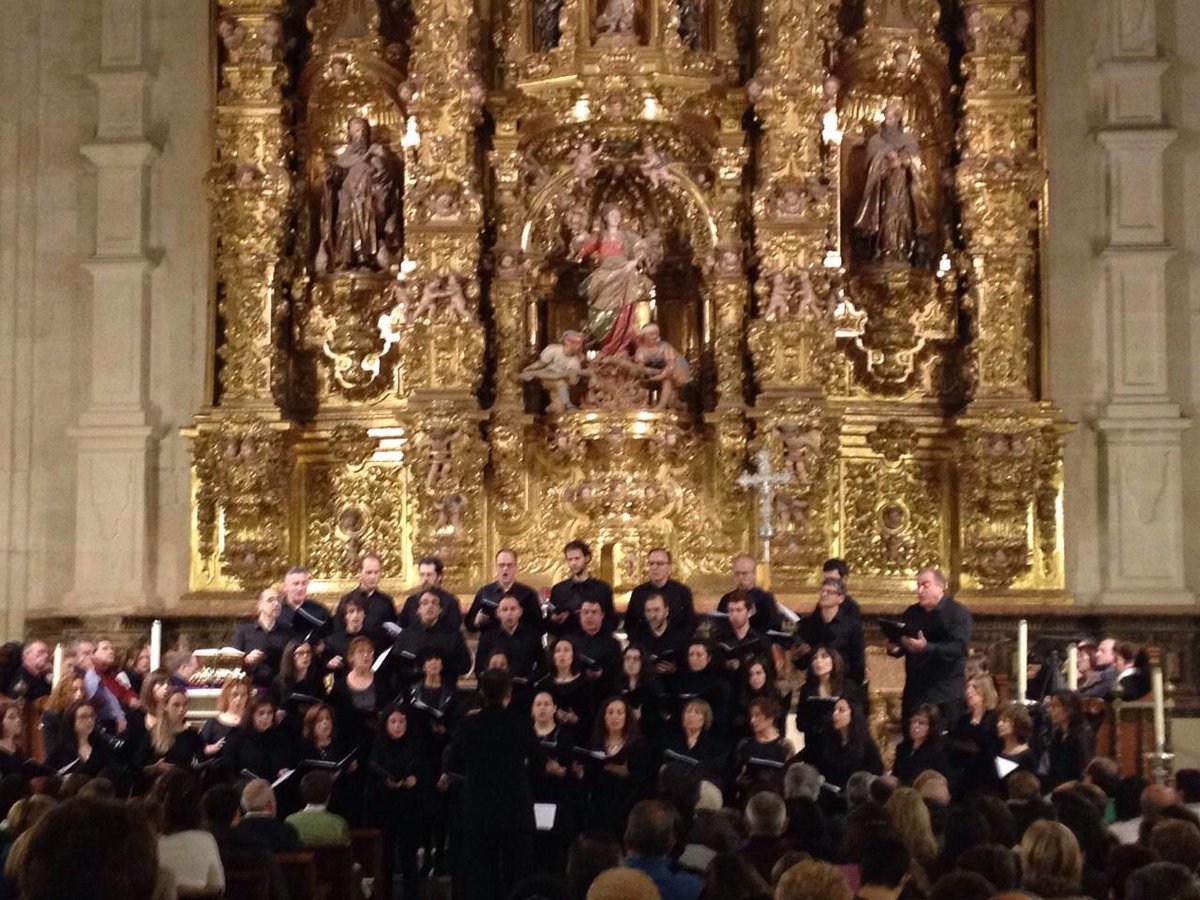 Gracias a todos los que habéis hecho esto posible <a href="/CoralVadillos/">Coral Vadillos</a> <a href="/CoroInterludio/">Coro Interludio</a> <a href="/javigr77/">Javier Grande</a> <a href="/catedralDburgos/">Catedral de Burgos</a> y familia