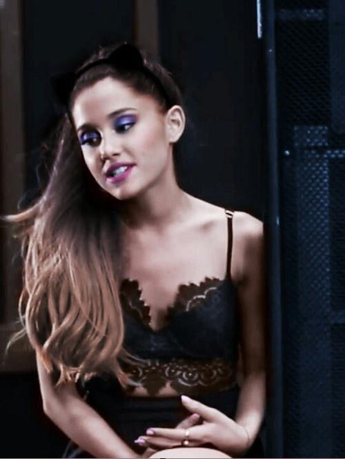 snickersbutera's tweet photo. Flawless queen 💜 http://t.co/rOBq4EvDWA