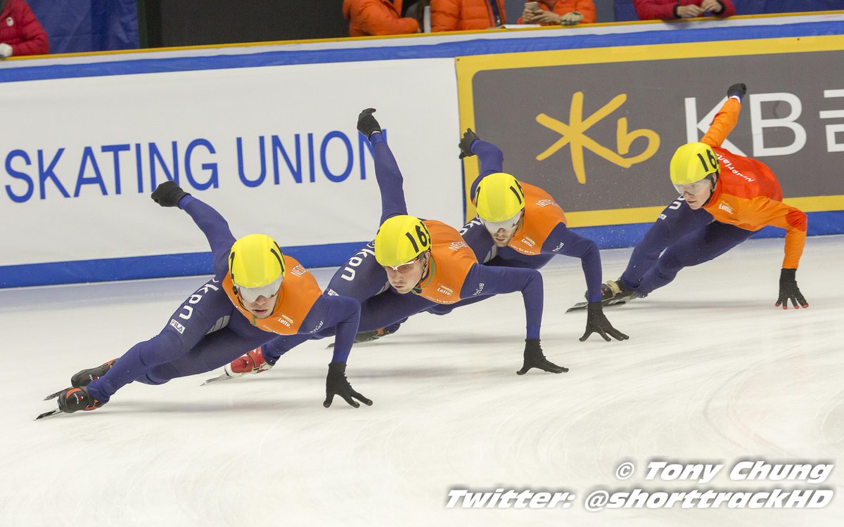 This is a great shot.  <a href="/sjinkieknegt/">Sjinkie Knegt</a> <a href="/DaanBreeuwsma/">Daan Breeuwsma</a> <a href="/freekvanderwart/">Freek van der Wart</a> @knsbshorttrack