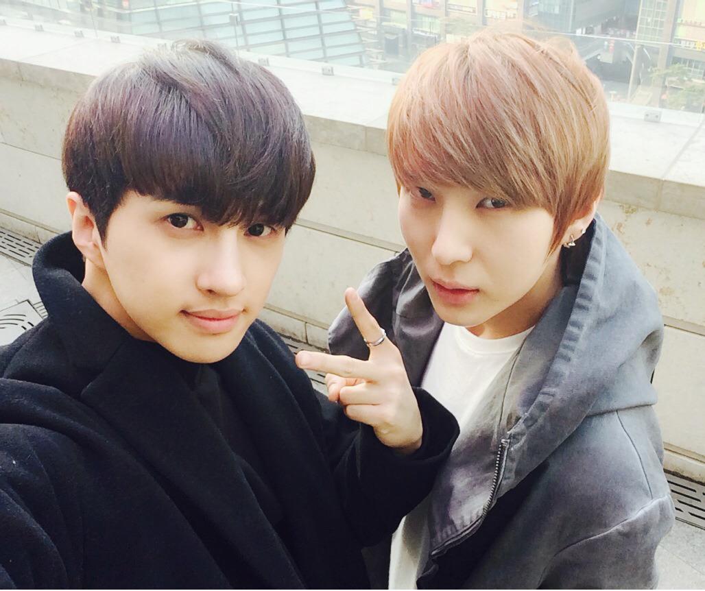 jaehwany0406's tweet photo. 오늘 레오형아랑 뮤지컬 봤지요~
울 별빛~모두 하뜌£2크리스마스
헤헷~>< http://t.co/E3QOg8KEQX