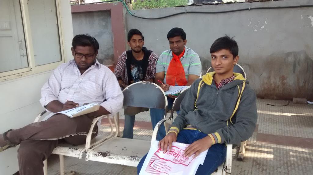 neelshah31790's tweet photo. Bjym Vasna ward for online membership drive #JoinBJP #BJYMKarnavati @BJP_Ahmedabad @DarshakThakar @pradipsinhbjp http://t.co/eEEJIWNtfJ