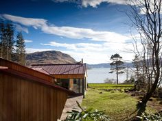 booktrawler's tweet photo. Knoydart Hide, Inverie: Hide and seek in a stunning setting http://t.co/1J4FJ37kDL http://t.co/nxvysy7feZ