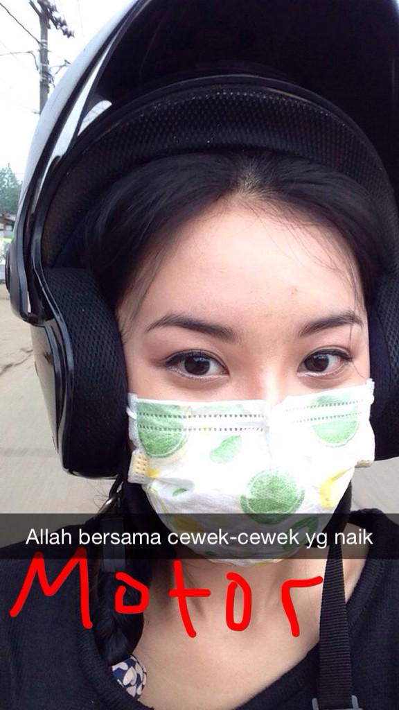 cleopatra_japri's tweet photo. Tetep selfie dong😉😷😎 http://t.co/EUVF71R30p