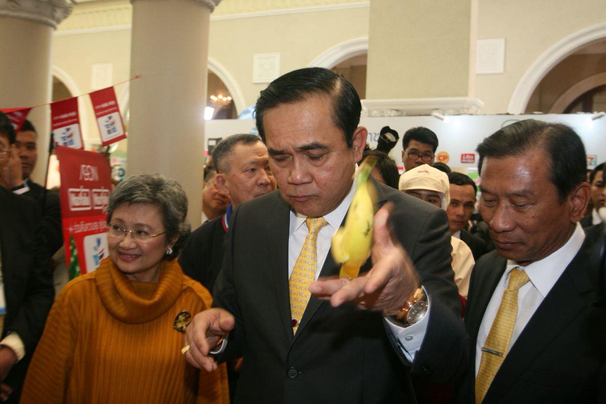 Khaosod English on Twitter: "PM Prayuth Chan-ocha throws a half-eaten banana  at a reporter at Government House today http://t.co/0PNzNaNy1y  http://t.co/vCIO2eO2Dp"