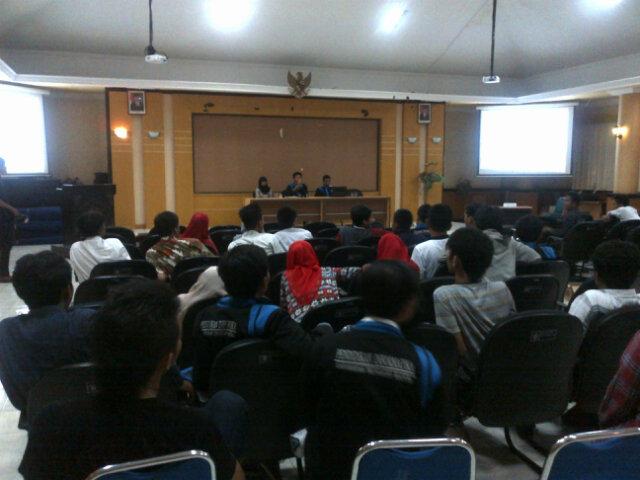 PIF_UTM's tweet photo. Musyawarah Mahasiswa PIF Universitas Trunojoyo Madura. 24 Desember 2014 di gedung auditorium UTM Bangkalan. #PIF_UTM http://t.co/21qmdGarQq