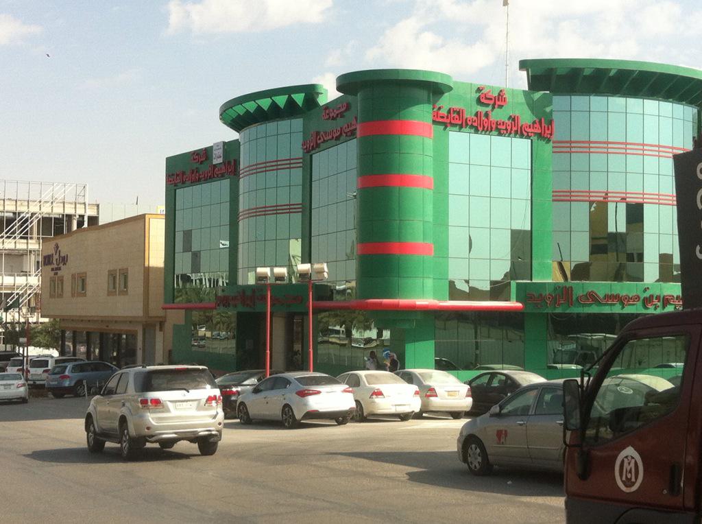 AzizAlsalem2's tweet image. نداء موجه إلى #أمانة_الرياض
أوقفوا هذا العبث وهذا التلوث البصري
أوقفوا زحف الكلادينج وتشويه الواجهات
 #الرياض
@sa1eng