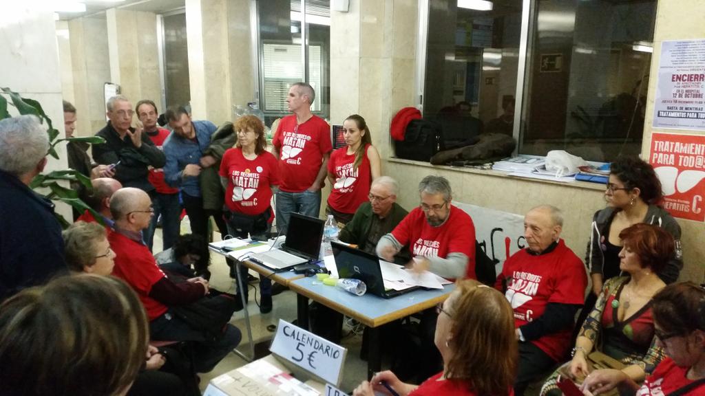 NoInvisibles's tweet photo. La @PLAFHC continúa su digna lucha en @hospital12Oct X #TratamientoParaTodos.
#SoluciónHepatitisC http://t.co/9J9PK8zQc6
Gracias @jarevaloj